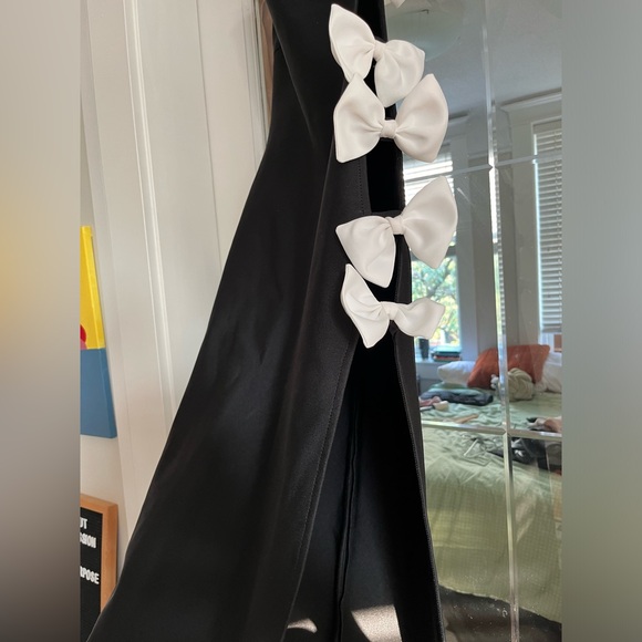 FashionovaLUXE Bow Dress - M - Picture 4 of 8